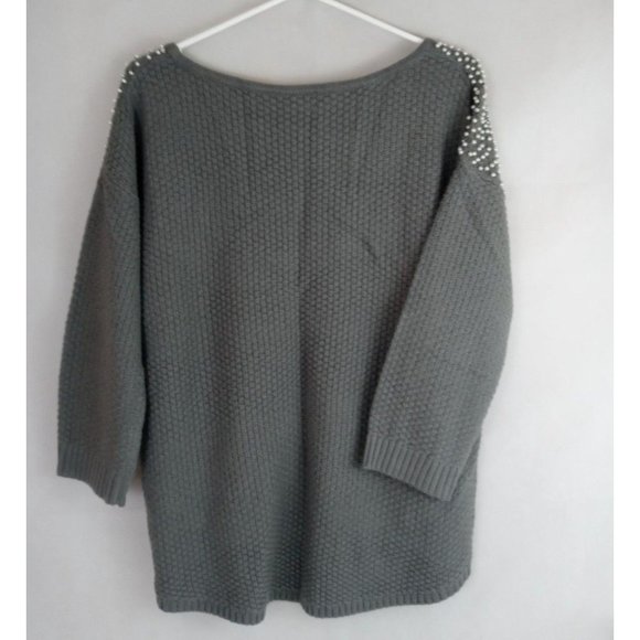 Cato Women's Gray Sweater With Faux Pearls On Shoulders Size Large - Picture 2 of 6